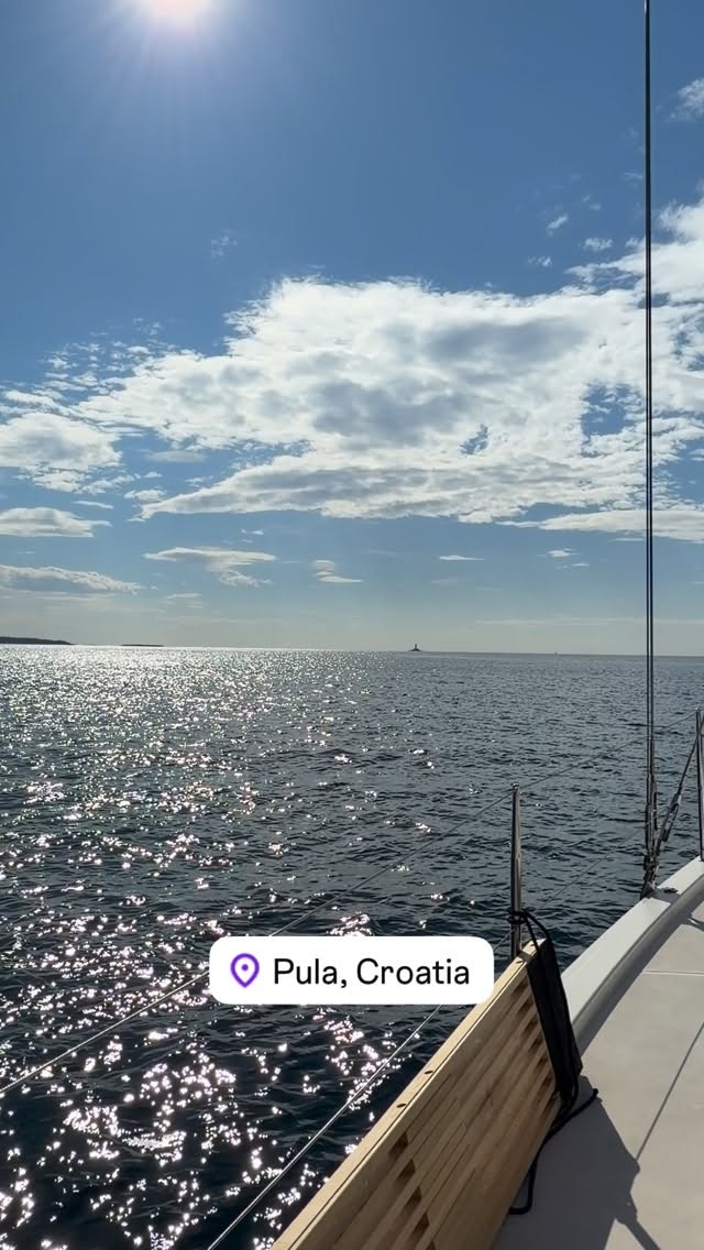 🇭🇷 Segeln in Kroatien — Training & Genuss perfekt kombiniert ⚓️

Ankommen. Ablegen. Durchatmen.
Auf unserer Dufour 430 verbinden wir intensives Segeltraining mit entspanntem Törnfeeling in einem der schönsten Reviere Europas.

🌊 Hafenmanöver & Skippertraining
🌬️ Segeltrimm & Yacht-Handling
🧭 Navigation & Crewführung
🍷 Sundowner in traumhaften Buchten
☀️ Segeln, Lernen & Genießen

#kroatien #segeln #bodensee #adria #dufour
